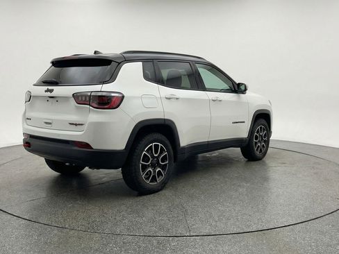 Used 2025 Jeep Compass Trailhawk AWD/4WD image 9