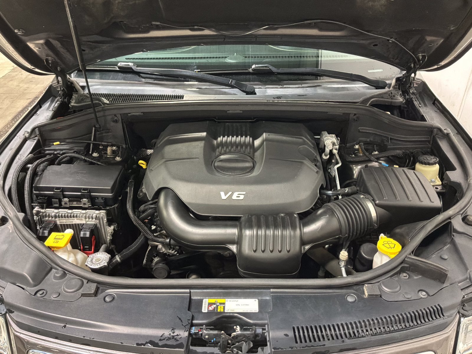 Used 2015 Jeep Grand Cherokee Overland AWD/4WD image 11
