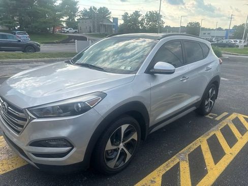 Used 2018 Hyundai Tucson Limited w/ Ultimate Package 02 FWD image 2