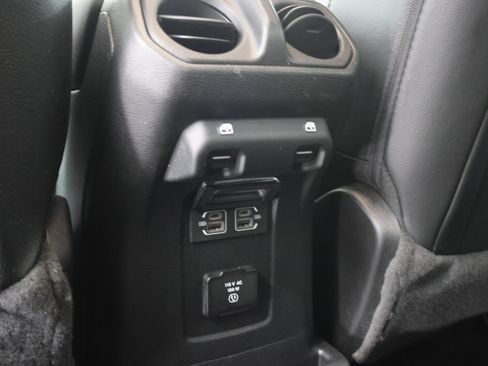 Used 2022 Jeep Wrangler Unlimited Sahara w/ LED Lighting Group AWD/4WD image 33
