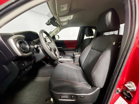 Used 2022 Toyota Tacoma SR5 image 14