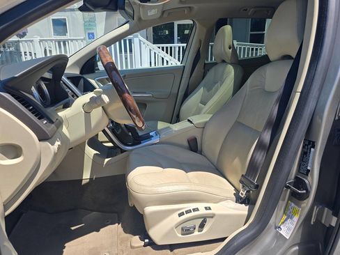 Used 2013 Volvo XC60 3.2 FWD image 18