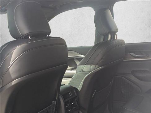 New 2026 Jeep Grand Cherokee Altitude image 15