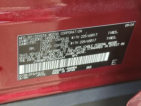 Used 2024 Toyota RAV4 XLE AWD/4WD image 29