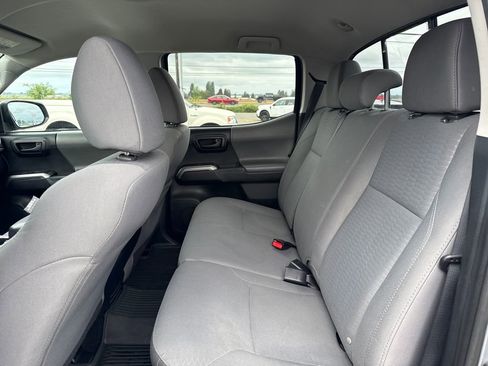 Used 2017 Toyota Tacoma SR5 w/ Tow Package AWD/4WD image 15
