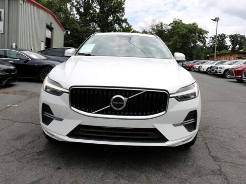 Used 2022 Volvo XC60 B5 Momentum image 5