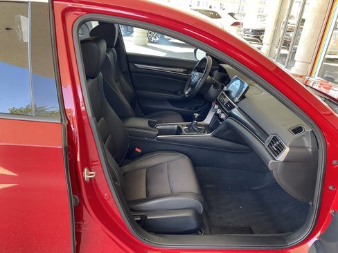 Used 2018 Honda Accord Sport image 30