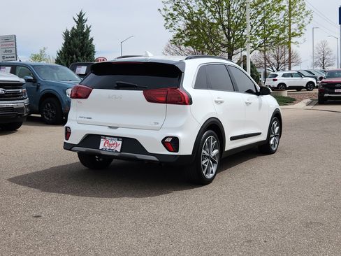 Used 2022 Kia Niro Touring Special Edition image 3