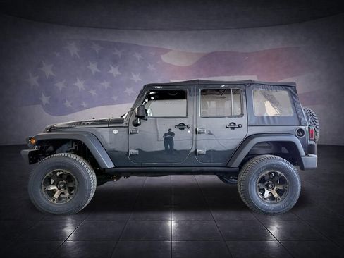Used 2017 Jeep Wrangler Unlimited Willys image 14