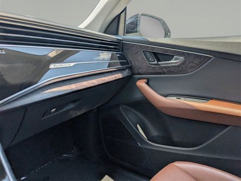 Used 2019 Audi Q8 Prestige w/ Cold Weather Package image 32