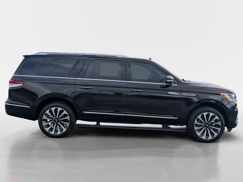 Used 2024 Lincoln Navigator L Reserve AWD/4WD image 3