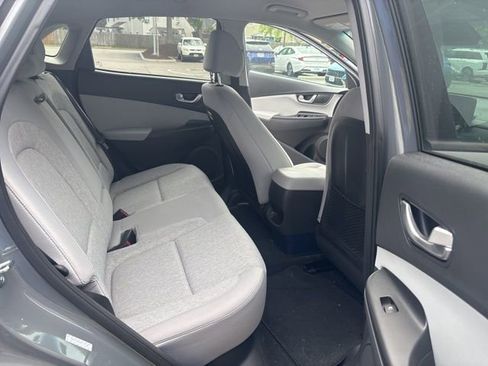 Used 2023 Hyundai Kona SE w/ Cargo Package FWD image 7