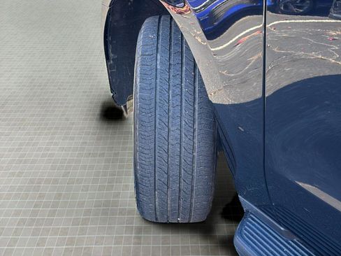 Used 2024 Ford Expedition Limited image 11