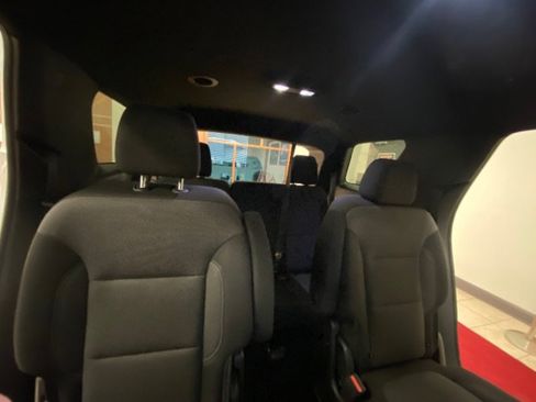 Used 2023 Chevrolet Traverse LT image 21