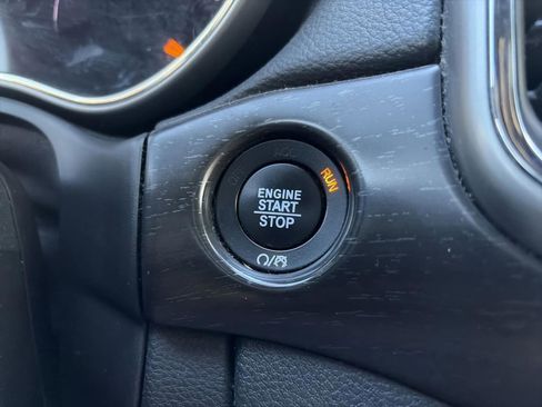 Used 2018 Jeep Grand Cherokee Altitude image 25