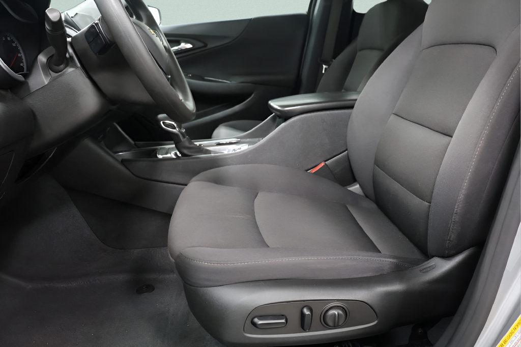Used 2023 Chevrolet Malibu LT FWD image 20