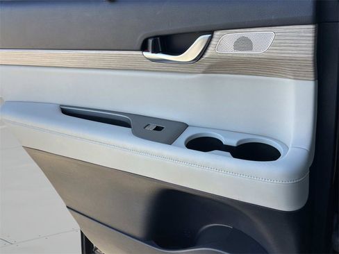 Used 2022 Hyundai Palisade Limited image 37