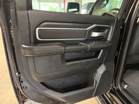 Certified 2025 RAM 2500 Big Horn AWD/4WD image 33