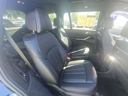 Used 2026 BMW X7 M60i AWD/4WD image 3