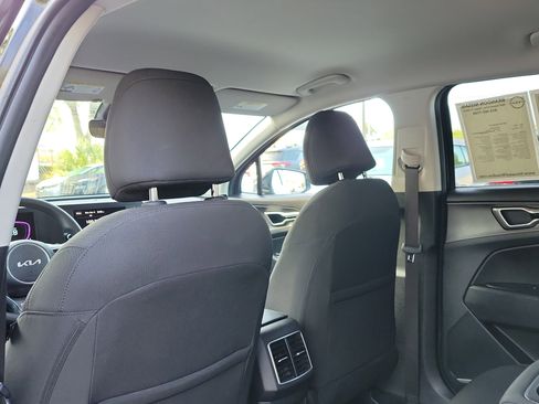 Used 2025 Kia Sportage LX image 12