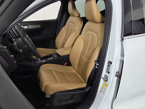 Used 2019 Volvo XC40 T5 Inscription image 15
