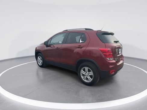 Used 2022 Chevrolet Trax LT w/ LT Convenience Package image 6