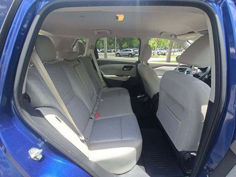 Used 2022 Nissan Rogue SV FWD image 17