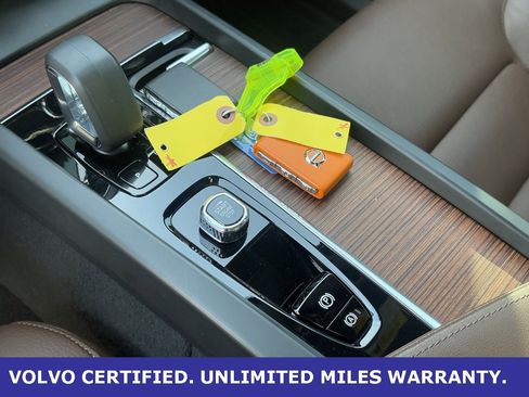 Certified 2023 Volvo XC60 B5 Plus w/ Protection Package Premier image 21