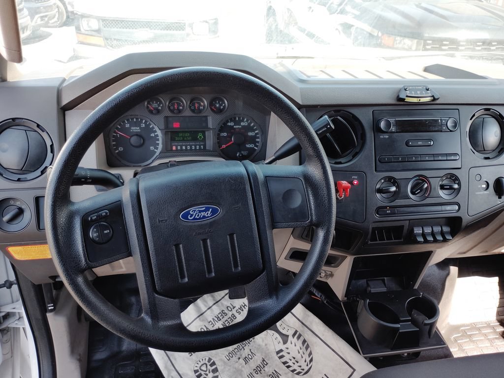 Used 2010 Ford F550 2WD Regular Cab Super Duty image 45