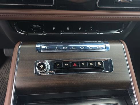 Used 2025 Lincoln Aviator Reserve w/ Equipment Group 201A AWD/4WD image 19