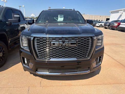 Used 2024 GMC Yukon XL Denali Ultimate w/ LPO, Illumination Package AWD/4WD image 2