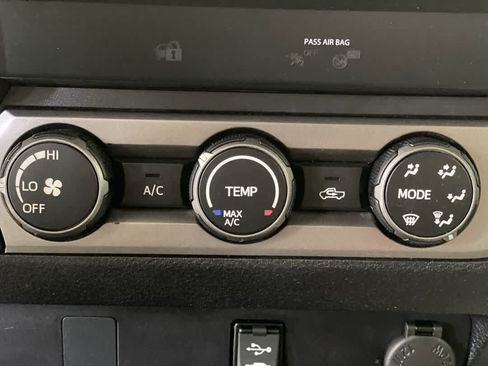 Used 2019 Toyota Tacoma SR AWD/4WD image 20