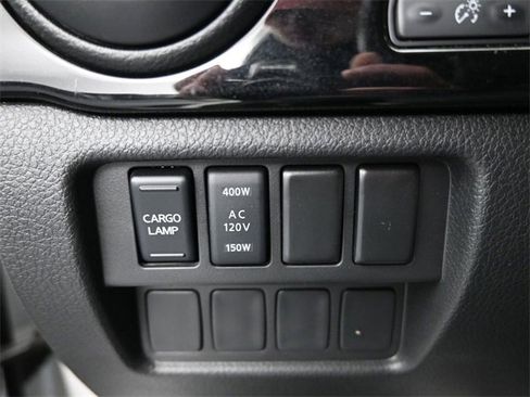 Used 2024 Nissan Titan SV w/ SV Convenience Package image 21