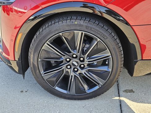 New 2025 Cadillac Lyriq Sport image 37