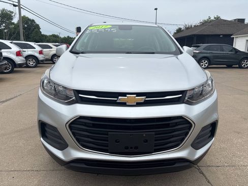 Used 2017 Chevrolet Trax LS AWD/4WD image 2