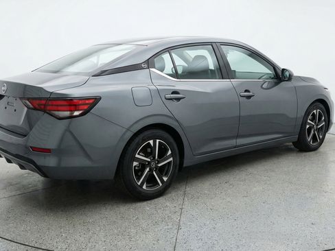 Used 2025 Nissan Sentra SV image 9