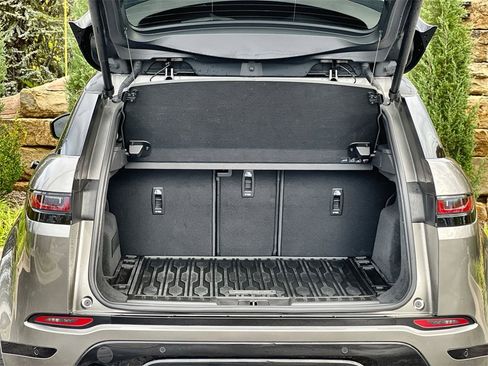 Certified 2022 Land Rover Range Rover Evoque R-Dynamic SE image 18