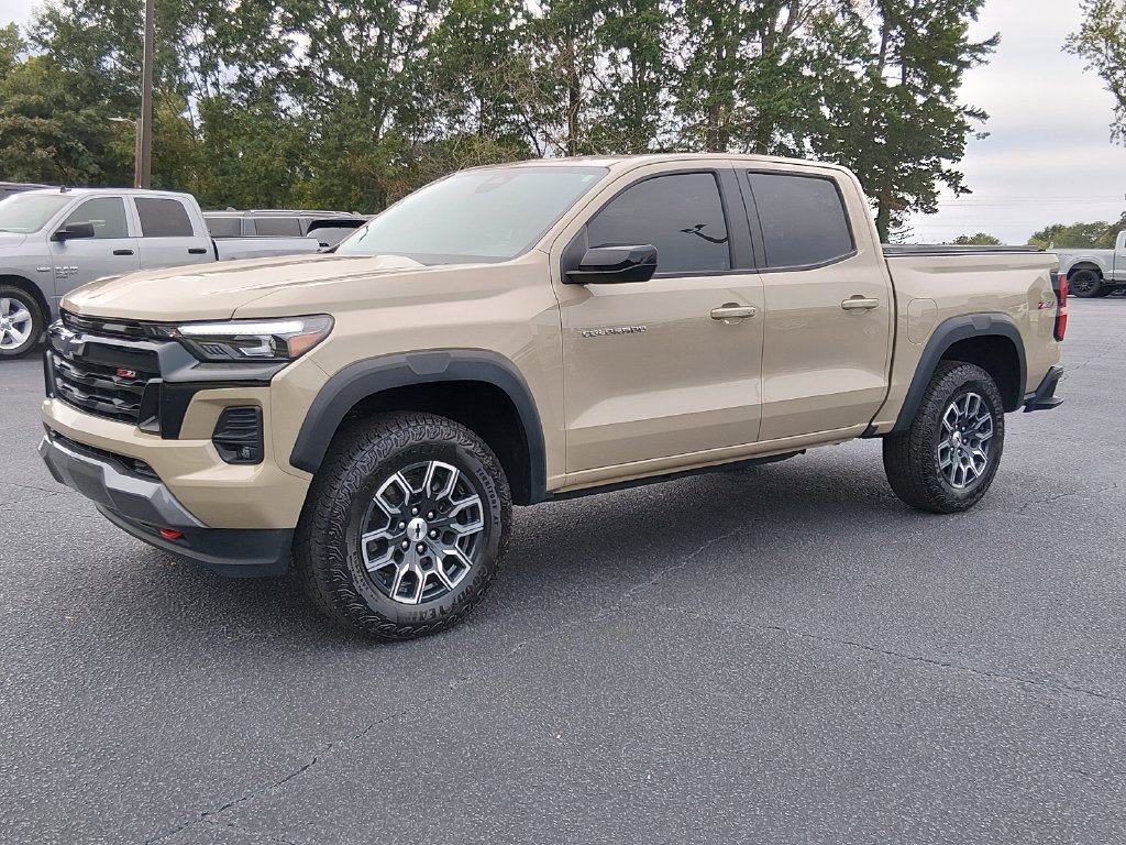 Used 2024 Chevrolet Colorado Z71 w/ Z71 Convenience Package 2 AWD/4WD image 8
