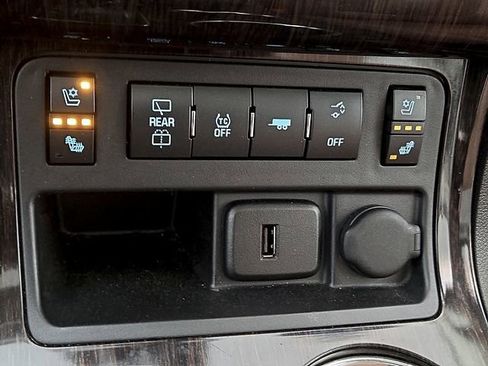 Used 2017 Chevrolet Traverse Premier w/ LPO, 'HIT The Road' Package image 26