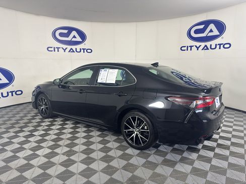 Used 2024 Toyota Camry SE FWD image 5