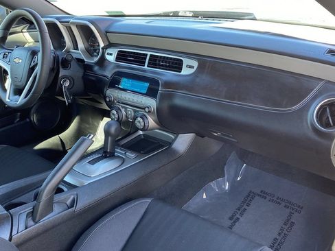 Used 2015 Chevrolet Camaro LS RWD image 17