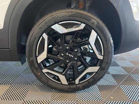 New 2026 Kia Seltos SX image 8