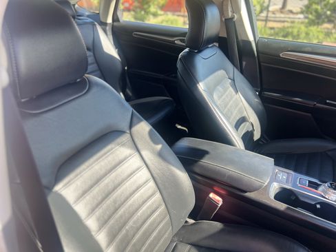Used 2018 Ford Fusion SE w/ Equipment Group 602A FWD image 29