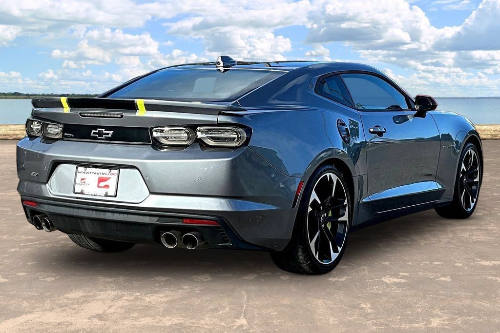 Used 2020 Chevrolet Camaro SS RWD image 4
