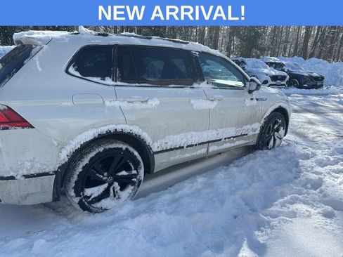Used 2023 Volkswagen Tiguan SE R-Line image 7