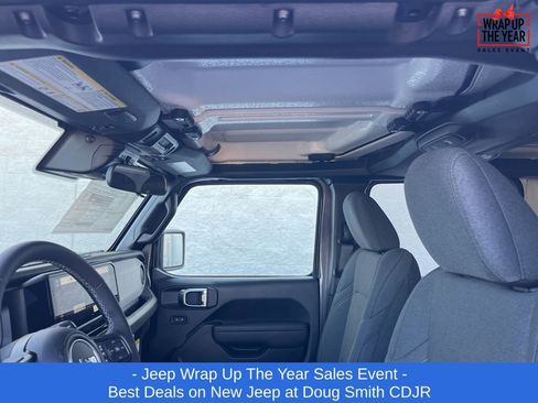 New 2025 Jeep Gladiator Sport image 21