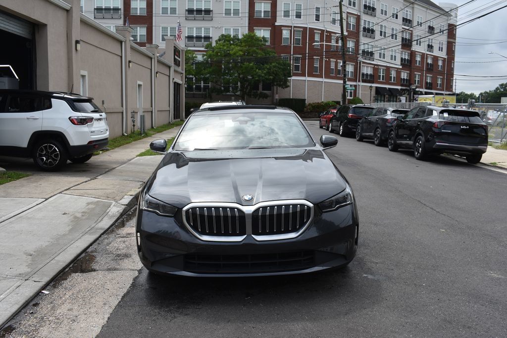 Used 2026 BMW 530i RWD image 3