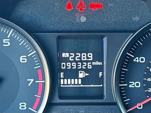 Used 2015 Subaru Crosstrek 2.0i image 12