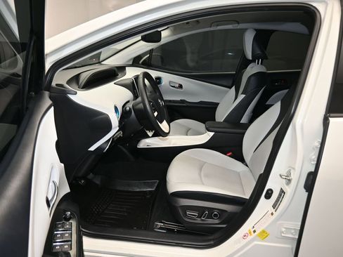 Used 2017 Toyota Prius Prime Advanced image 11