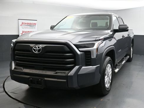 Used 2023 Toyota Tundra SR5 w/ SR5 Convenience Package image 4